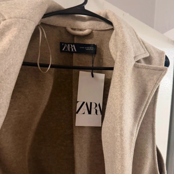 Zara Women's Beige Double-Breasted sleeveless trench coat - Picture 5 of 7